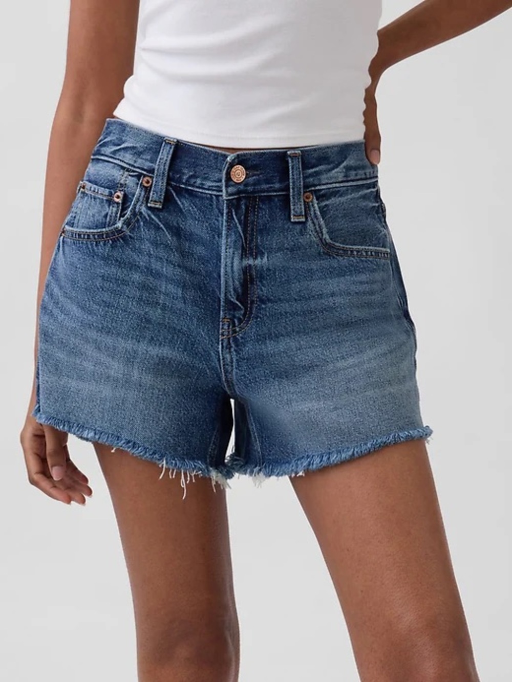 GAP Women’s Faded Blue Frayed-Hem Denim Shorts